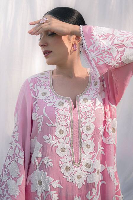Buy_Daljit Sudan_Pink Organza, Satin Embroidery Split V-neck Light Kurta Set _Online_at_Aza_Fashions
