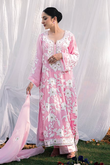 Daljit Sudan_Pink Organza, Satin Embroidery Split V-neck Light Kurta Set _at_Aza_Fashions