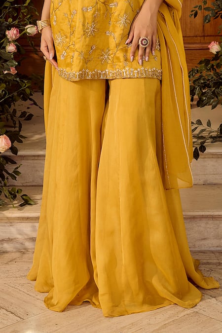 Parul Gandhi_Mustard Linen, Organza, Satin Embroidery Yellow Kurta Set _Online_at_Aza_Fashions
