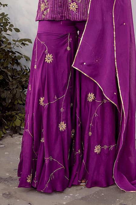 Parul Gandhi_Purple Linen, Organza, Satin Embroidery Split V-neck Kurta Set _Online_at_Aza_Fashions