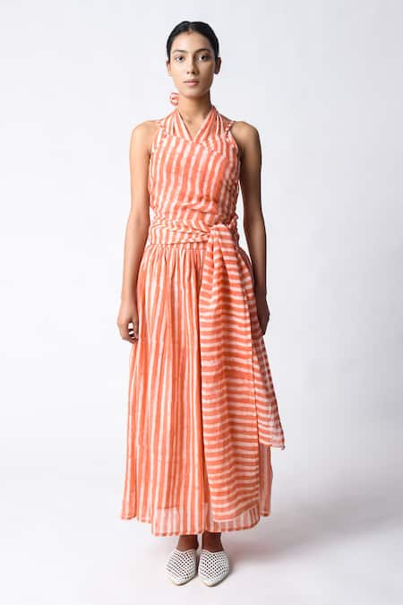 Shop JAYATI GOENKA Coral Chanderi Silk Halter Neck Waspie Cord Set Online at Aza Fashions Shop_JAYATI GOENKA_Coral Chanderi Silk Halter Neck Waspie Cord Set _Online_at_Aza_Fashions