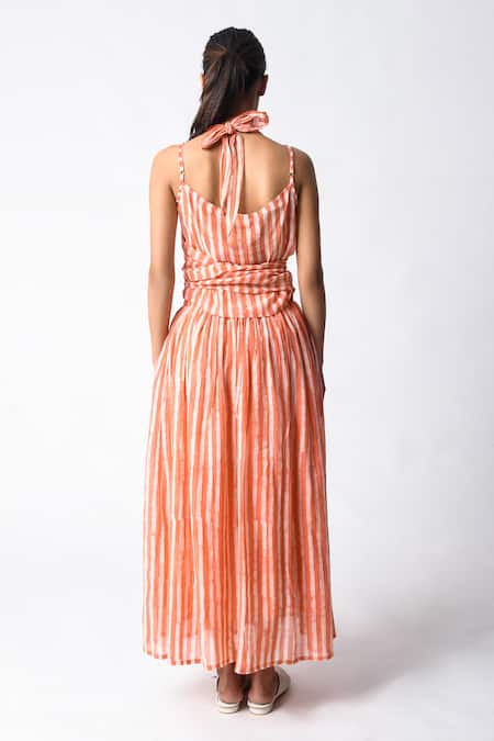 Shop JAYATI GOENKA Coral Chanderi Silk Halter Neck Waspie Cord Set at Aza Fashions Shop_JAYATI GOENKA_Coral Chanderi Silk Halter Neck Waspie Cord Set _at_Aza_Fashions