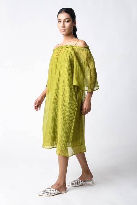 Buy_JAYATI GOENKA_Green Chanderi Silk Off-shoulder Henna Midi Dress _Online_at_Aza_Fashions