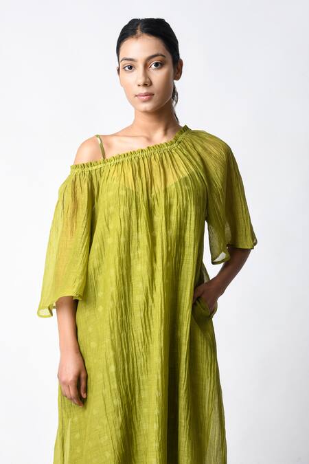 JAYATI GOENKA_Green Chanderi Silk Off-shoulder Henna Midi Dress _at_Aza_Fashions
