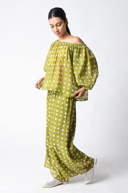 Shop JAYATI GOENKA Green Chanderi Silk Embroidery Off-shoulder Henna Pant Set Online at Aza Fashions Shop_JAYATI GOENKA_Green Chanderi Silk Embroidery Off-shoulder Henna Pant Set _Online_at_Aza_Fashions