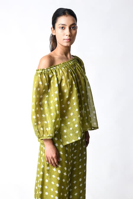 Buy JAYATI GOENKA Green Chanderi Silk Embroidery Off-shoulder Henna Pant Set Buy_JAYATI GOENKA_Green Chanderi Silk Embroidery Off-shoulder Henna Pant Set