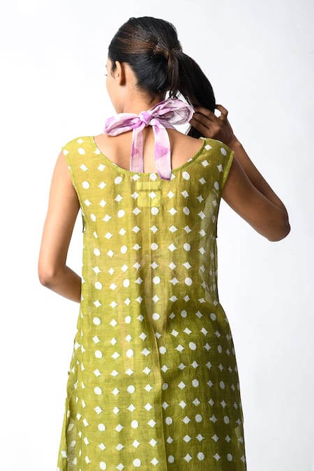 Buy JAYATI GOENKA Green Chanderi Silk V-neck Henna V Tunic Set Buy_JAYATI GOENKA_Green Chanderi Silk V-neck Henna V Tunic Set