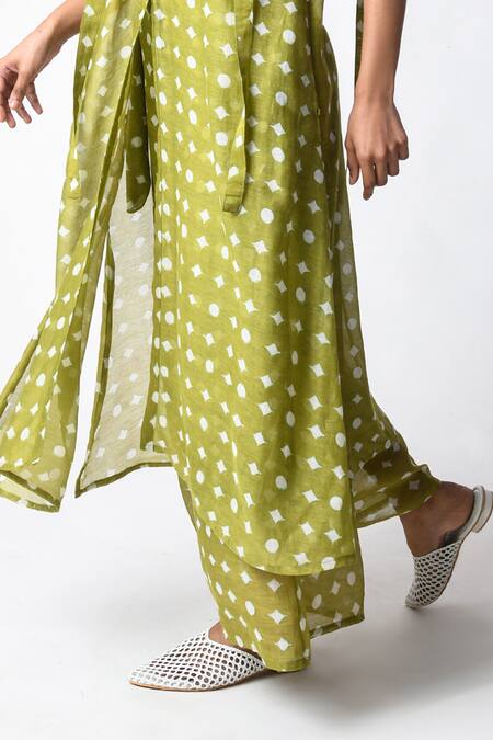 Buy JAYATI GOENKA Green Chanderi Silk Round Neck Slit Tunic Henna Set Online at Aza Fashions Buy_JAYATI GOENKA_Green Chanderi Silk Round Neck Slit Tunic Henna Set _Online_at_Aza_Fashions