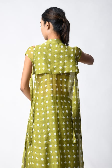 Shop JAYATI GOENKA Green Chanderi Silk Round Neck Slit Tunic Henna Set at Aza Fashions Shop_JAYATI GOENKA_Green Chanderi Silk Round Neck Slit Tunic Henna Set _at_Aza_Fashions