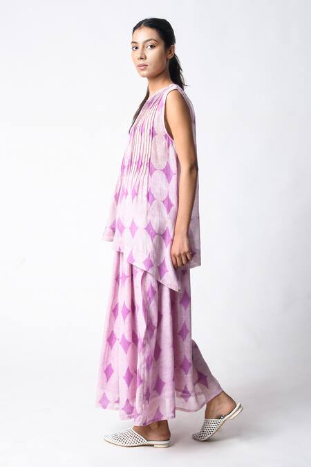 JAYATI GOENKA Purple Chanderi Silk Round Neck Pintuck Plum Cord Set Online at Aza Fashions JAYATI GOENKA_Purple Chanderi Silk Round Neck Pintuck Plum Cord Set _Online_at_Aza_Fashions