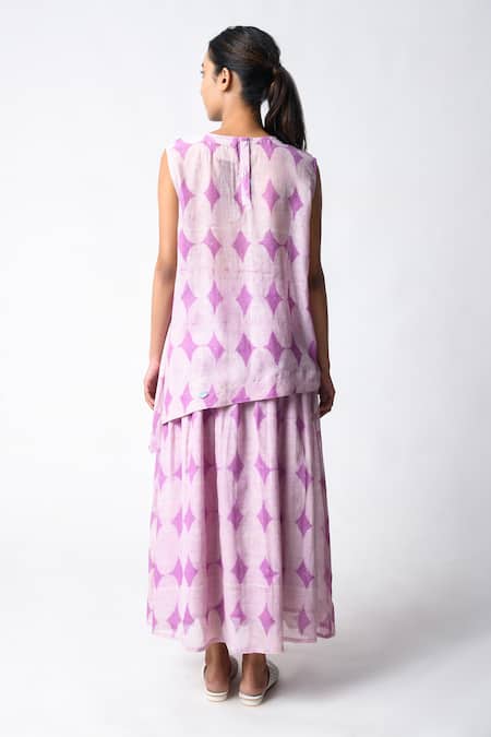 Shop JAYATI GOENKA Purple Chanderi Silk Round Neck Pintuck Plum Cord Set at Aza Fashions Shop_JAYATI GOENKA_Purple Chanderi Silk Round Neck Pintuck Plum Cord Set _at_Aza_Fashions
