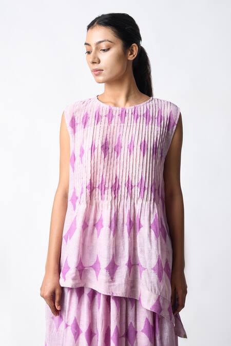 JAYATI GOENKA Purple Chanderi Silk Round Neck Pintuck Plum Cord Set at Aza Fashions JAYATI GOENKA_Purple Chanderi Silk Round Neck Pintuck Plum Cord Set _at_Aza_Fashions