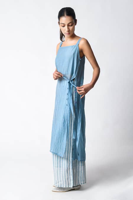 JAYATI GOENKA_Blue Chanderi Silk Round Neck Sky Co-ord Dabu Hand-block Printed Kurta Set _Online_at_Aza_Fashions