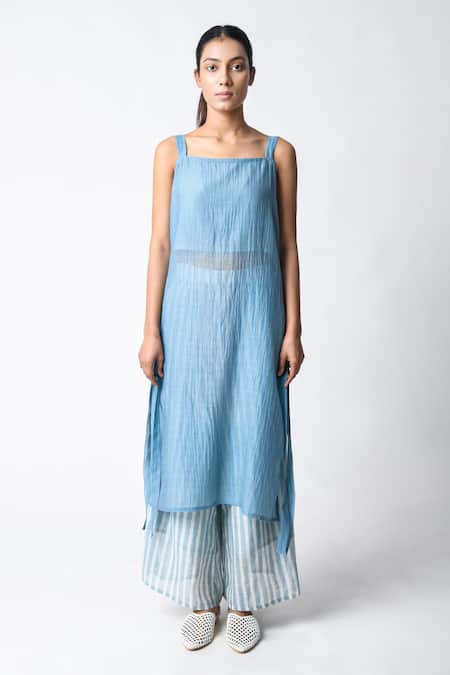 Buy_JAYATI GOENKA_Blue Chanderi Silk Round Neck Sky Co-ord Dabu Hand-block Printed Kurta Set _Online_at_Aza_Fashions