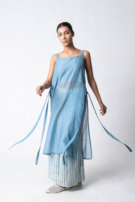 Shop_JAYATI GOENKA_Blue Chanderi Silk Round Neck Sky Co-ord Dabu Hand-block Printed Kurta Set _Online_at_Aza_Fashions