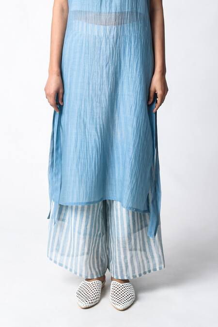 JAYATI GOENKA_Blue Chanderi Silk Round Neck Sky Co-ord Dabu Hand-block Printed Kurta Set _at_Aza_Fashions