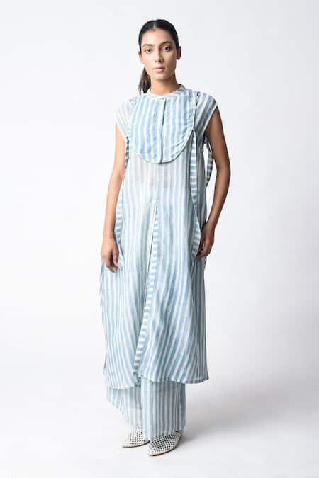 JAYATI GOENKA_Blue Chanderi Silk V-neck Slit Shirt Tunic Sky Set _Online_at_Aza_Fashions