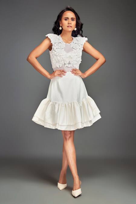 Deepika Arora White Taffeta Fabric Flowers Round Floral Embroidered Top And Ruffled Skirt Set at Aza Fashions Deepika Arora_White Taffeta Fabric Flowers Round Floral Embroidered Top And Ruffled Skirt Set _at_Aza_Fashions