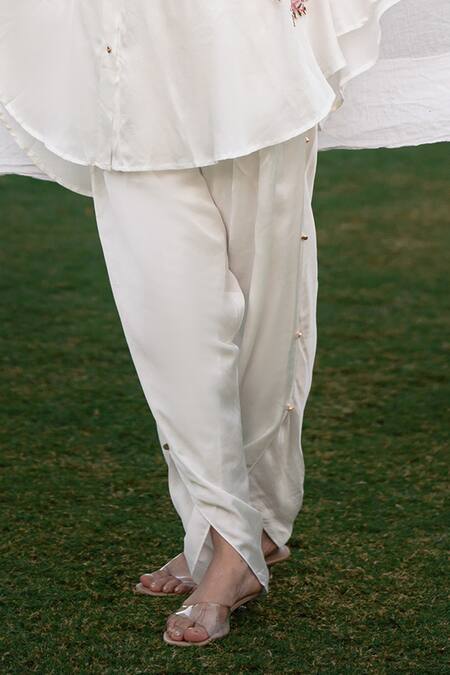 Buy_Daljit Sudan_White Satin Embroidery Collared German Pant Set 