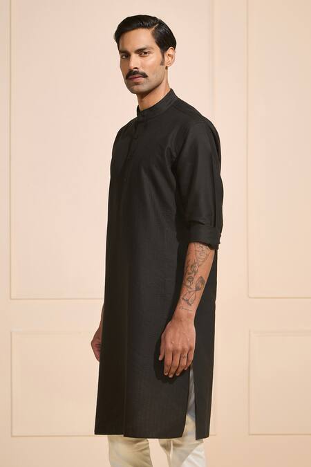 Raghavendra Rathore Jodhpur Black Silk Minimal Raw Kurta Online at Aza Fashions Raghavendra Rathore Jodhpur_Black Silk Minimal Raw Kurta _Online_at_Aza_Fashions