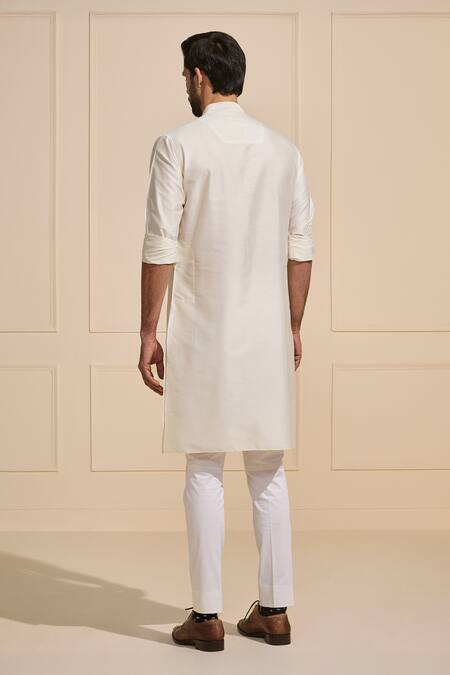 Shop Raghavendra Rathore Jodhpur Off White Cotton Minimal Luxe Kurta at Aza Fashions Shop_Raghavendra Rathore Jodhpur_Off White Cotton Minimal Luxe Kurta _at_Aza_Fashions