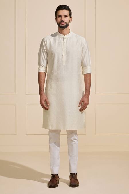 Raghavendra Rathore Jodhpur Off White Cotton Minimal Luxe Kurta Online at Aza Fashions Raghavendra Rathore Jodhpur_Off White Cotton Minimal Luxe Kurta _Online_at_Aza_Fashions