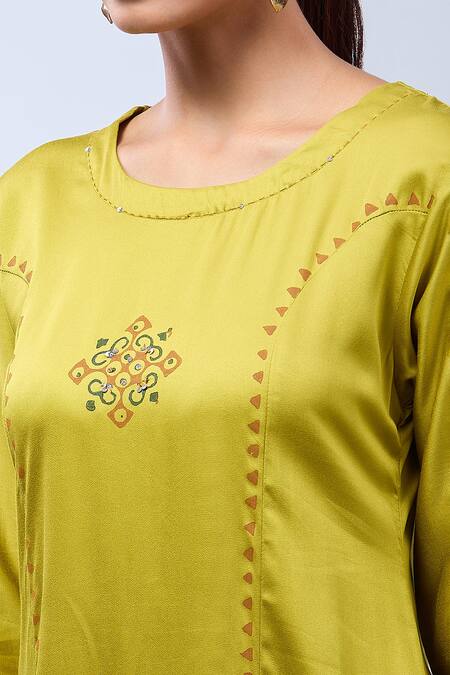 Shop_Samyukta Singhania_Yellow Round Neck Printed Straight Kurta Set_Online_at_Aza_Fashions