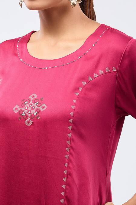 Buy_Samyukta Singhania_Red Gingham Round Neck Printed Kurta Set_Online_at_Aza_Fashions