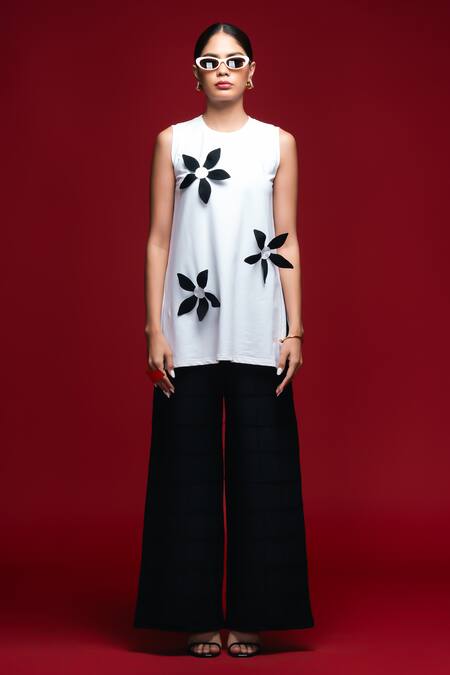 Khushboo Haran Borkar_White Cotton Applique Crew Neck Floral Co-ord Set_at_Aza_Fashions