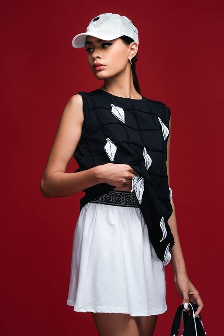 Shop Khushboo Haran Borkar Black Embroidery Round Neck Shadowleaf Lattice Co-ord Set Online at Aza Fashions Shop_Khushboo Haran Borkar_Black Embroidery Round Neck Shadowleaf Lattice Co-ord Set_Online_at_Aza_Fashions