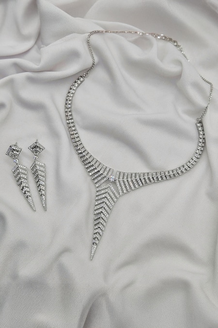 Kavipushp Bling Silver-Plated Party Wear Necklace Set 