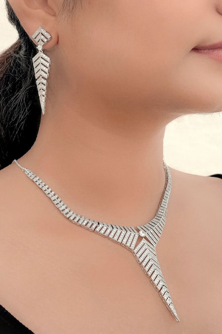 kavipushp Silver Plated Crystals Bling Silver-plated Party Wear Necklace Set 