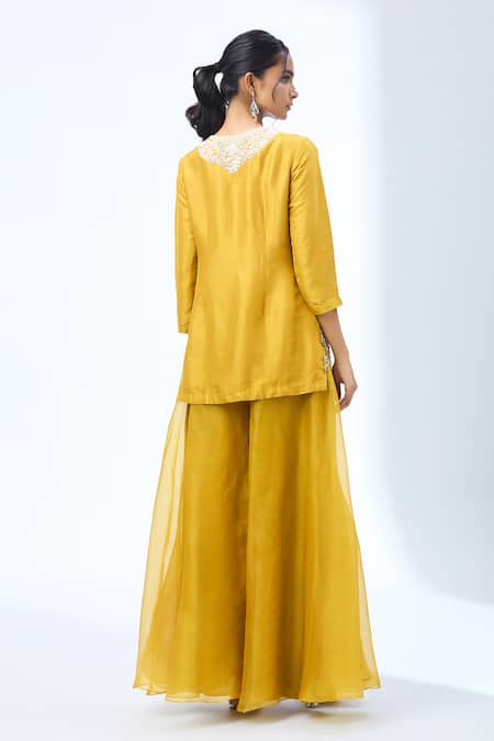 Shop Prisho Yellow Embroidery Round Neck Floral Kurta Set at Aza Fashions Shop_Prisho_Yellow Embroidery Round Neck Floral Kurta Set _at_Aza_Fashions