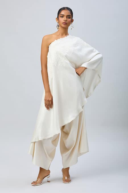 Prisho Ivory Floral Embroidered Asymmetric Kurta Set 