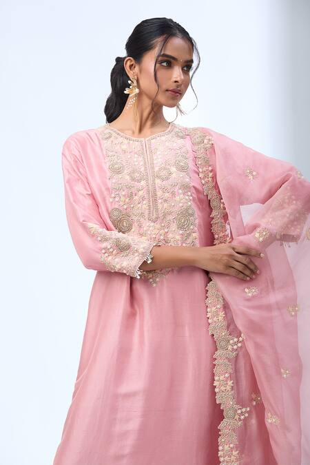 Shop Prisho Pink Embroidery Round Neck Lampi Kurta Set Online at Aza Fashions Shop_Prisho_Pink Embroidery Round Neck Lampi Kurta Set _Online_at_Aza_Fashions