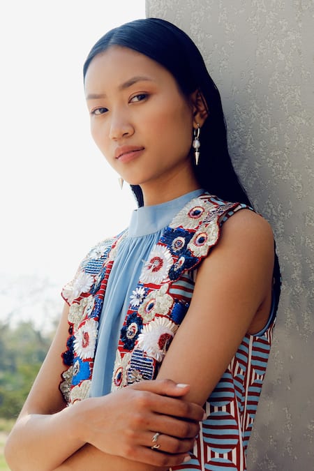 Pooja Rajgarhia Gupta Red Crepe Fabric Flowers, Embroidery Open Neck, Round Floral Jacket Pant Set at Aza Fashions Pooja Rajgarhia Gupta_Red Crepe Fabric Flowers, Embroidery Open Neck, Round Floral Jacket Pant Set _at_Aza_Fashions