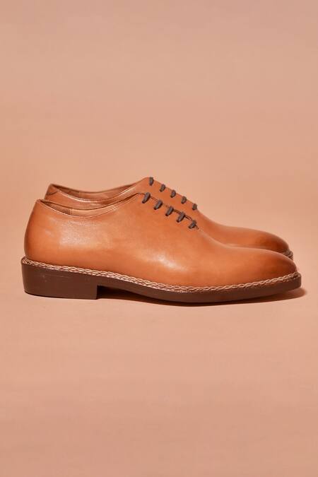 Dmodot Brown Leather Designer Shoes Online at Aza Fashions Dmodot_Brown Leather Designer Shoes _Online_at_Aza_Fashions