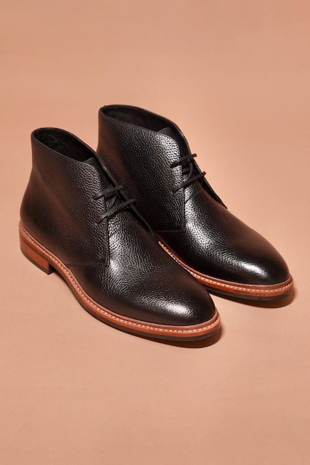 Shop_Dmodot_Black Milled Leather Chukka Boots _at_Aza_Fashions