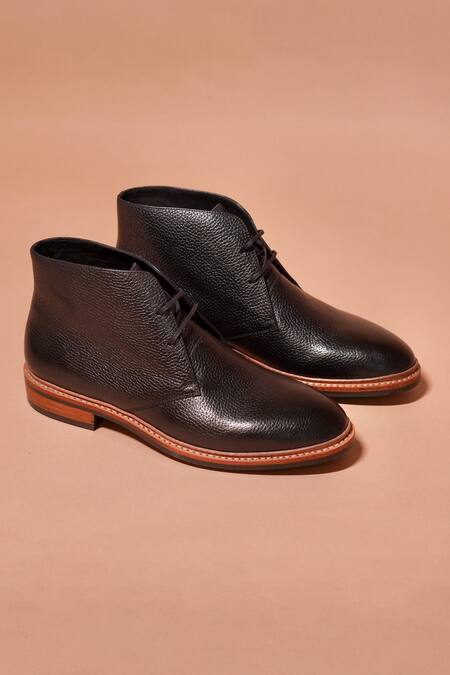 Shop_Dmodot_Black Milled Leather Chukka Boots _Online_at_Aza_Fashions