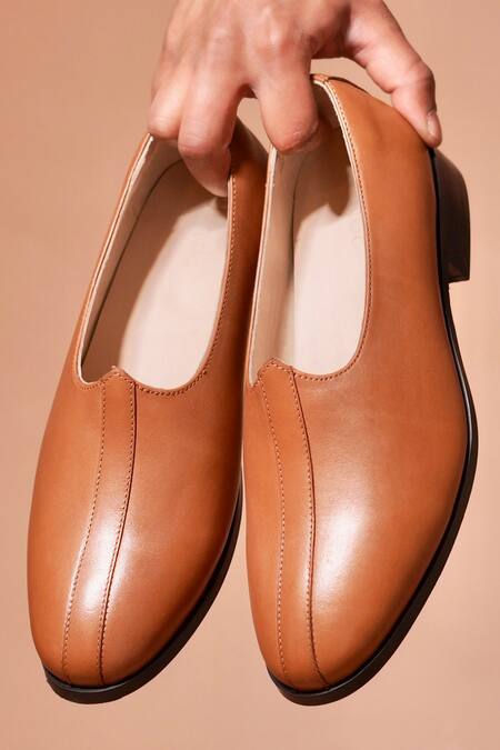 Shop Dmodot Brown Leather Designer Shoes Online at Aza Fashions Shop_Dmodot_Brown Leather Designer Shoes _Online_at_Aza_Fashions