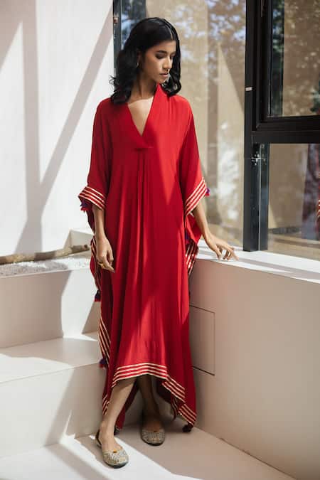 Buy Tuli Red Crepe Tassels V-neck Sindoori Kaftan With Trim Online at Aza Fashions Buy_Tuli_Red Crepe Tassels V-neck Sindoori Kaftan With Trim _Online_at_Aza_Fashions
