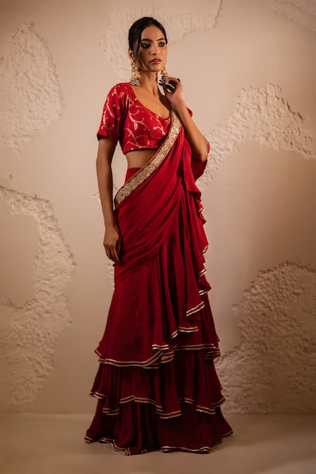 Avaha_Red Crepe Embroidery Round Neck Ranrez Pre-draped Saree Set _Online_at_Aza_Fashions