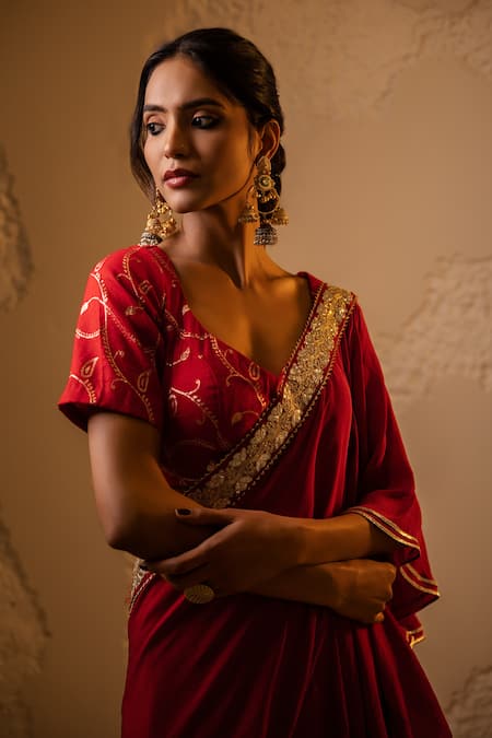 Buy_Avaha_Red Crepe Embroidery Round Neck Ranrez Pre-draped Saree Set _Online_at_Aza_Fashions