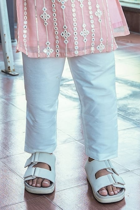 Taber Tikri_Pink Chanderi, Cotton, Silk Embroidery Designer Kurta Set _Online_at_Aza_Fashions