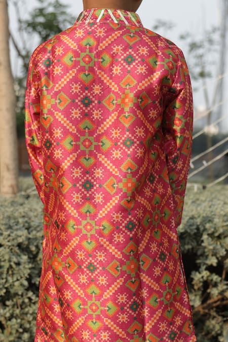 Taber Tikri Patola Print Red Kurta Set 