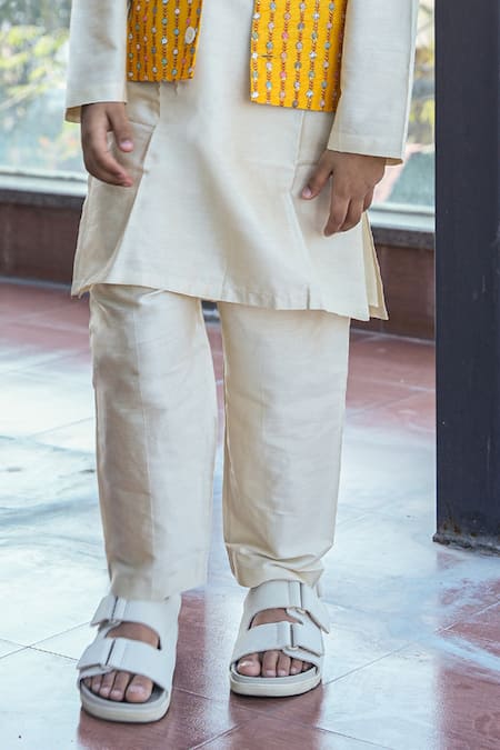 Taber Tikri_Yellow Cotton, Silk Straight Line Kurta Set _Online_at_Aza_Fashions