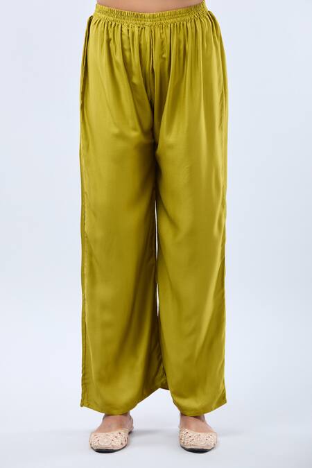 Samyukta Singhania_Yellow Round Neck Printed Straight Kurta Set_at_Aza_Fashions