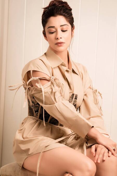 Buy_Label Muslin_Beige Cotton, Canvas Teddy Shirt Collar Solid With Pattern Corset 