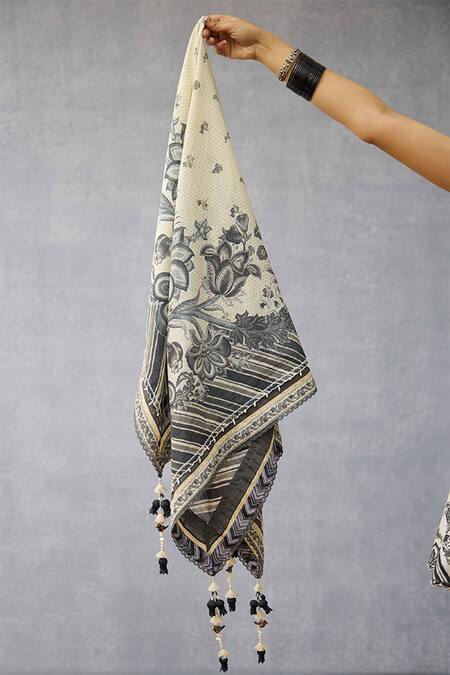 Torani_Black Embroidery, Tassels Kalamkari Phulera Scarf _Online_at_Aza_Fashions