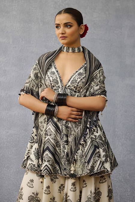 Torani_Black Tassels Kalamkari Anura Silk Crepe Organza Scarf _Online_at_Aza_Fashions